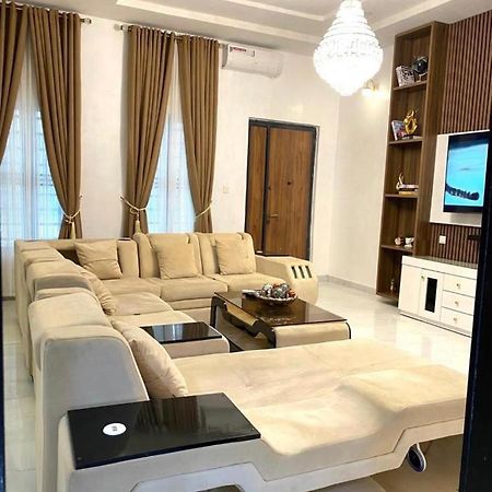 Urban Retreat Luxury Shortlet Apartment Lekki Ajah Lagos With Pool And Gym Zewnętrze zdjęcie