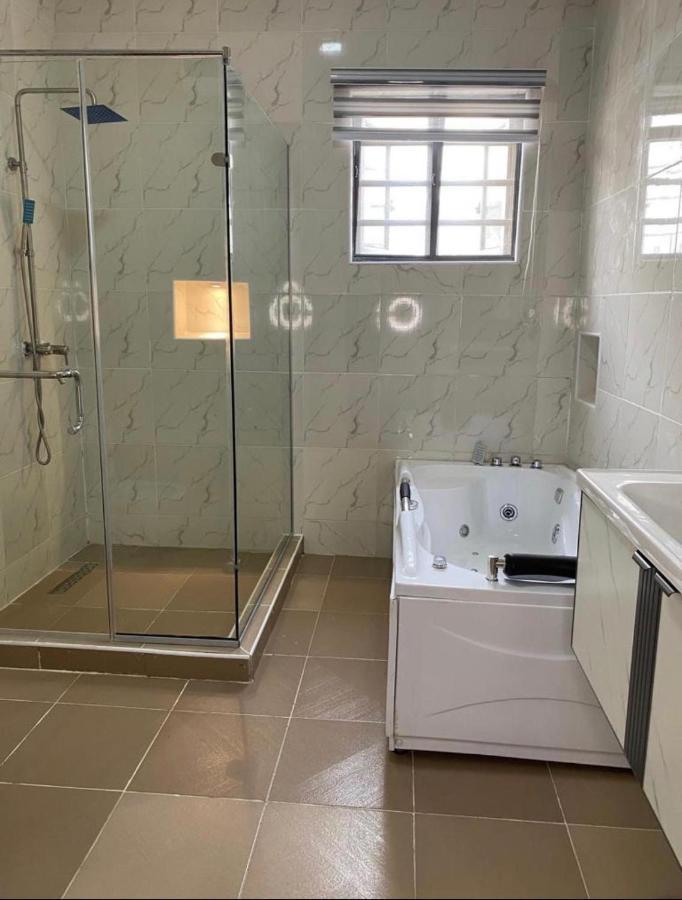 Urban Retreat Luxury Shortlet Apartment Lekki Ajah Lagos With Pool And Gym Zewnętrze zdjęcie