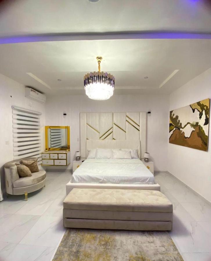 Urban Retreat Luxury Shortlet Apartment Lekki Ajah Lagos With Pool And Gym Zewnętrze zdjęcie