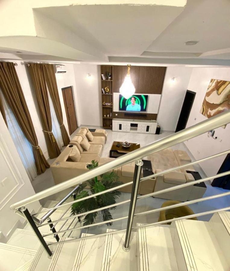 Urban Retreat Luxury Shortlet Apartment Lekki Ajah Lagos With Pool And Gym Zewnętrze zdjęcie