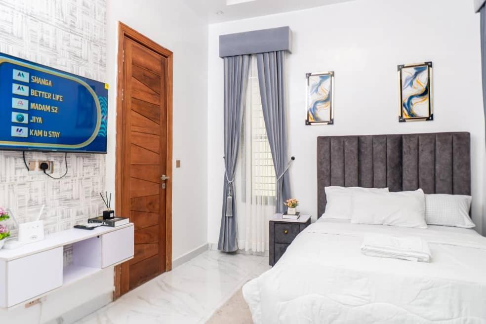 Urban Retreat Luxury Shortlet Apartment Lekki Ajah Lagos With Pool And Gym Zewnętrze zdjęcie