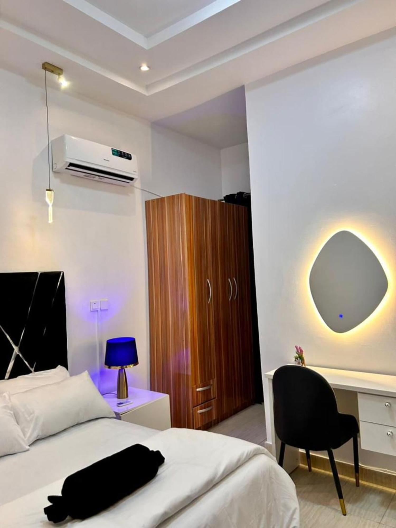 Urban Retreat Luxury Shortlet Apartment Lekki Ajah Lagos With Pool And Gym Zewnętrze zdjęcie