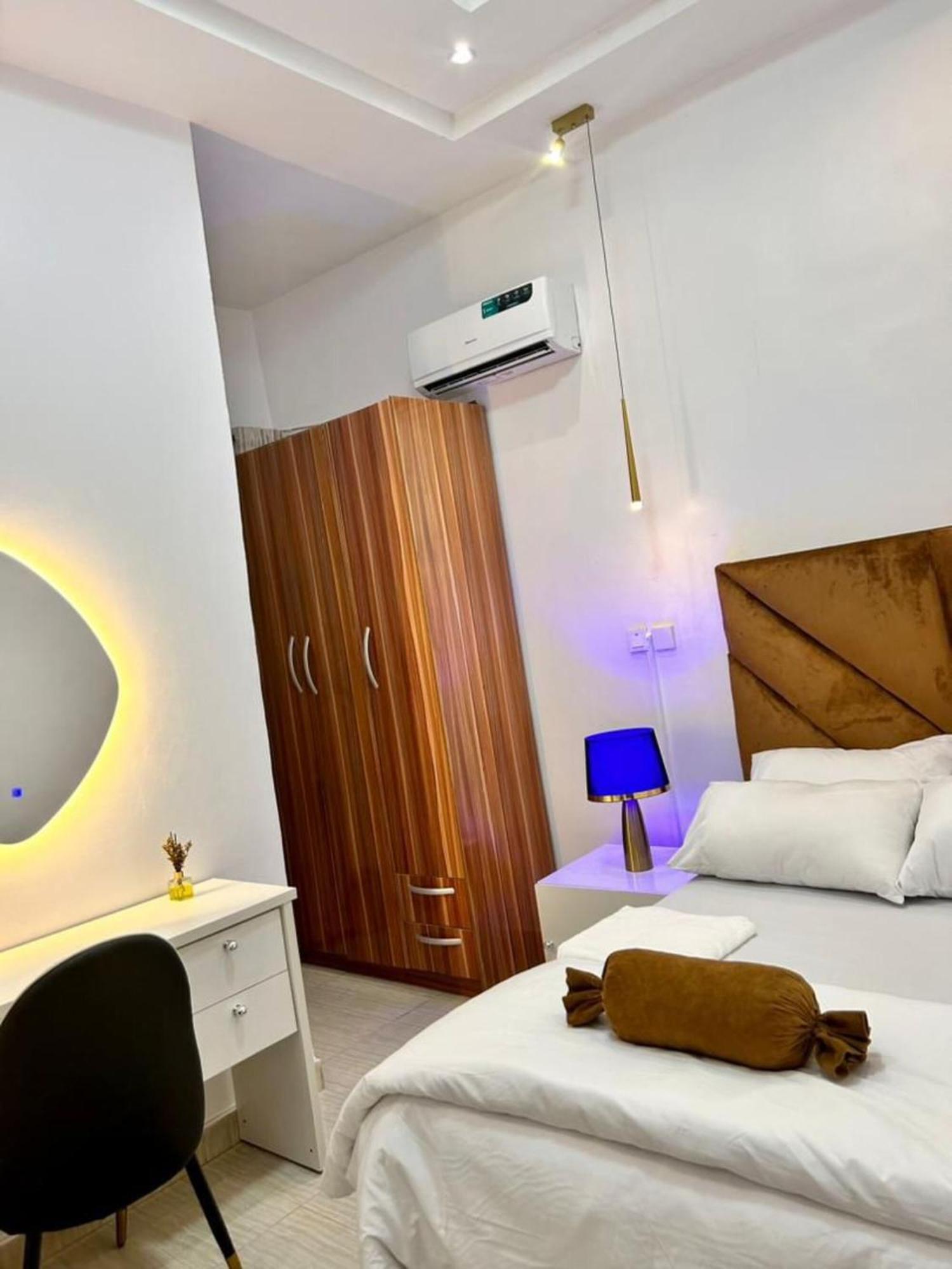 Urban Retreat Luxury Shortlet Apartment Lekki Ajah Lagos With Pool And Gym Zewnętrze zdjęcie